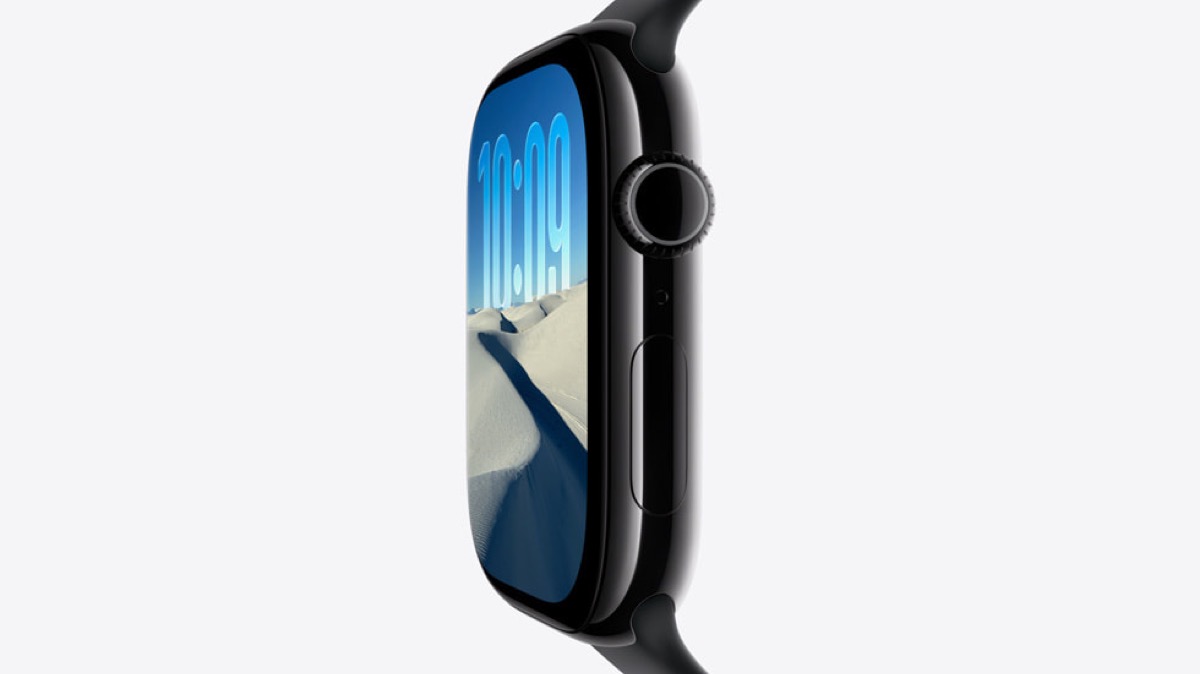 얇은 옆면이 보이는 Apple Watch Series 11