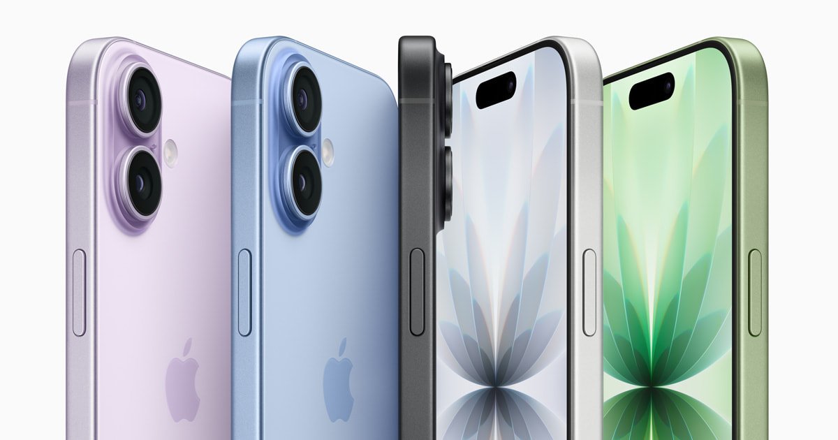 앞면과 뒷면이 함께 보이는 Apple iPhone 17 제품 사진